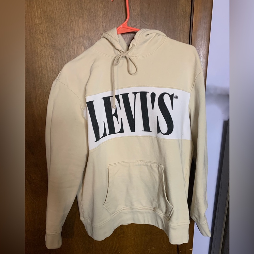 Levi’s sweatshirt